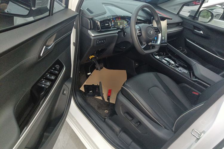 Used Hyundai Custo 2024 270TGDi LUX Prestige Edition Driver Seat