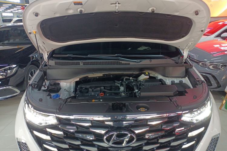 Used Hyundai Custo 2024 270TGDi LUX Prestige Edition Engine Bay
