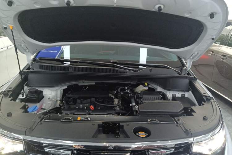 Used Hyundai Custo 2024 270TGDi LUX Prestige Edition Engine Bay