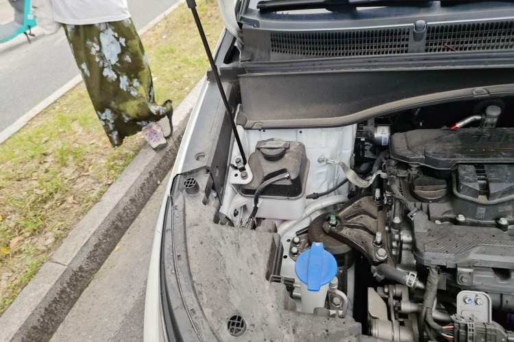 Used Hyundai Custo 2024 270TGDi LUX Prestige Edition Engine Bay Right