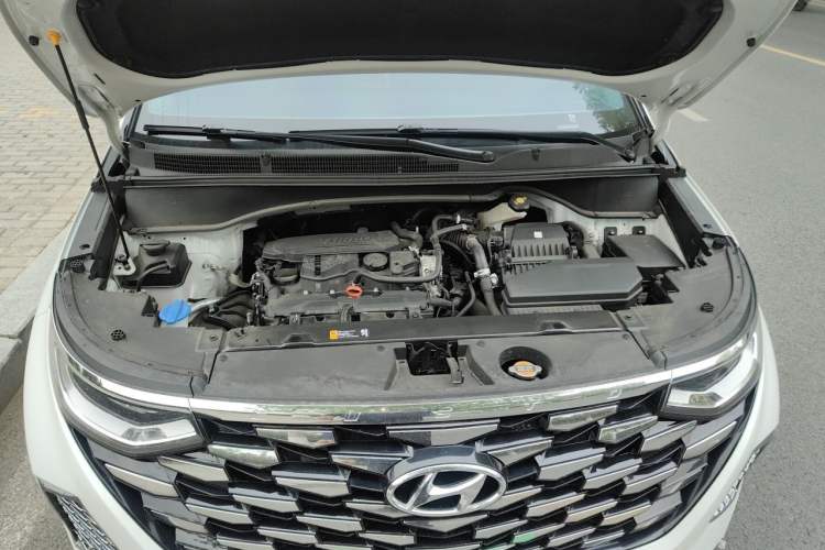 Used Hyundai Custo 2024 270TGDi LUX Prestige Edition Engine Bay