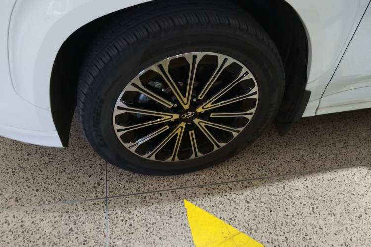 Used Hyundai Custo 2024 270TGDi LUX Prestige Edition Exterior 2