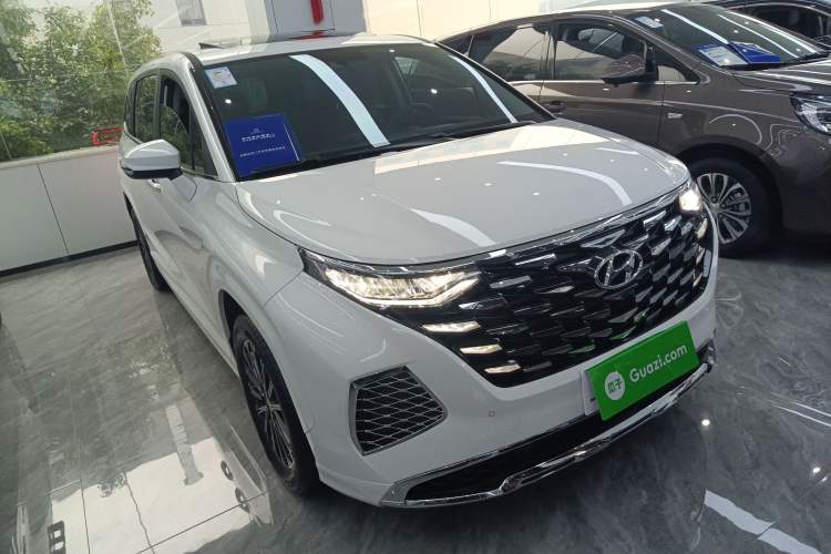 Used Hyundai Custo 2024 270TGDi LUX Prestige Edition Front Right 45 Deg