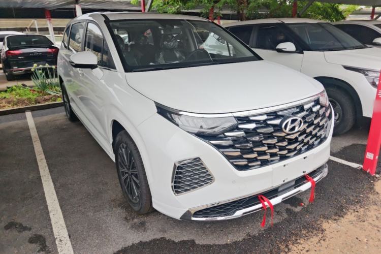Used Hyundai Custo 2024 270TGDi LUX Prestige Edition Front Right 45 Deg