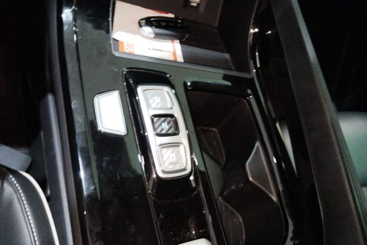 Used Hyundai Custo 2024 270TGDi LUX Prestige Edition Gear Lever