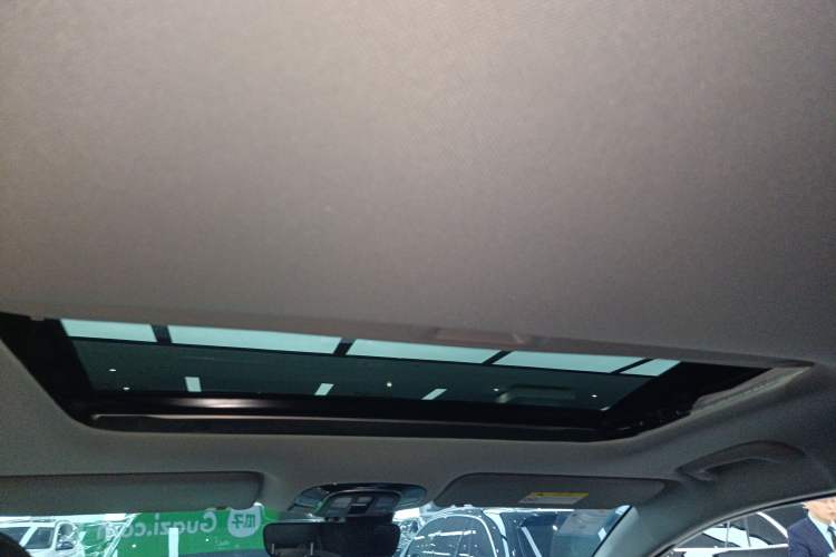 Used Hyundai Custo 2024 270TGDi LUX Prestige Edition Headliner