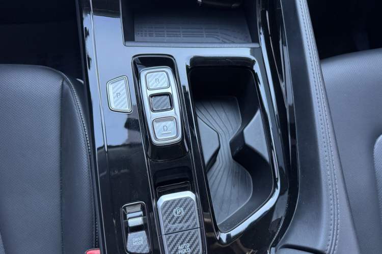 Used Hyundai Custo 2024 270TGDi LUX Prestige Edition Interior 12