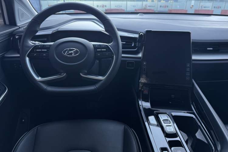 Used Hyundai Custo 2024 270TGDi LUX Prestige Edition Interior 2