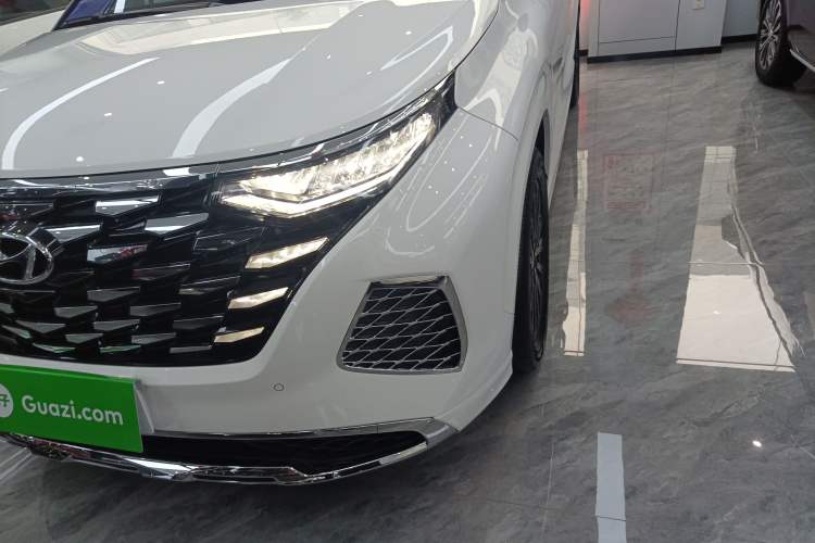Used Hyundai Custo 2024 270TGDi LUX Prestige Edition Left Front Headlight