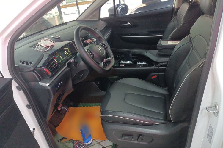 Used Hyundai Custo 2024 270TGDi LUX Prestige Edition Left Front Seat