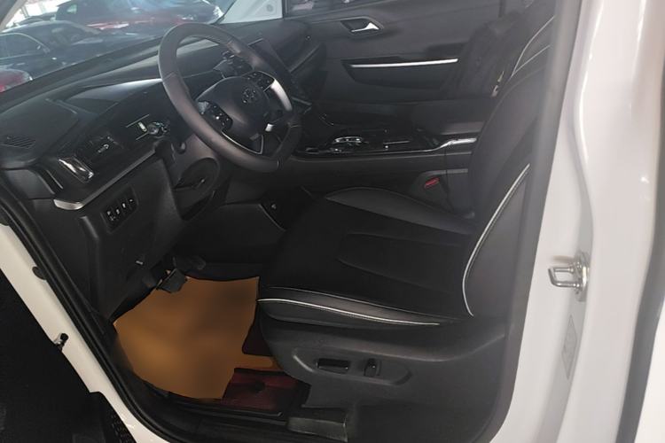 Used Hyundai Custo 2024 270TGDi LUX Prestige Edition Left Front Seat