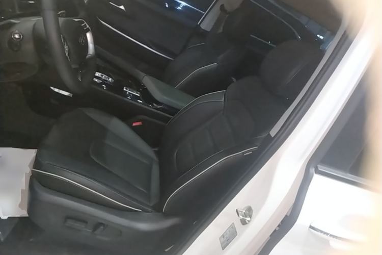 Used Hyundai Custo 2024 270TGDi LUX Prestige Edition Left Front Seat