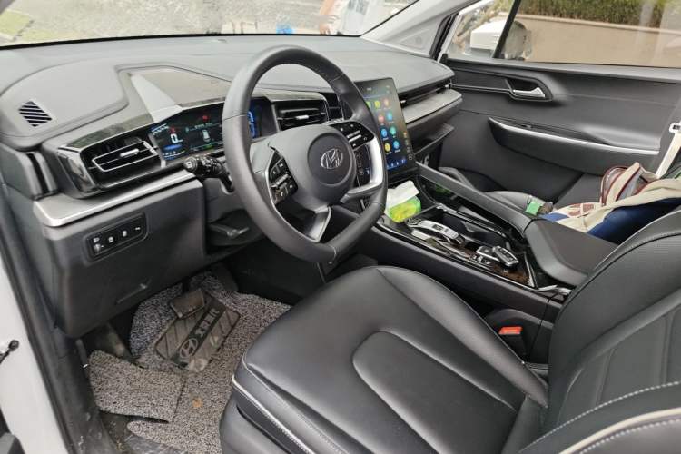 Used Hyundai Custo 2024 270TGDi LUX Prestige Edition Left Front Seat