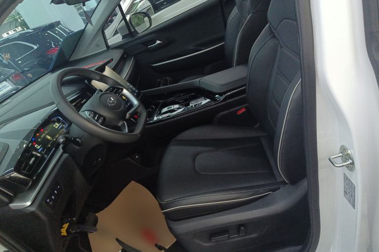 Used Hyundai Custo 2024 270TGDi LUX Prestige Edition Left Front Seat