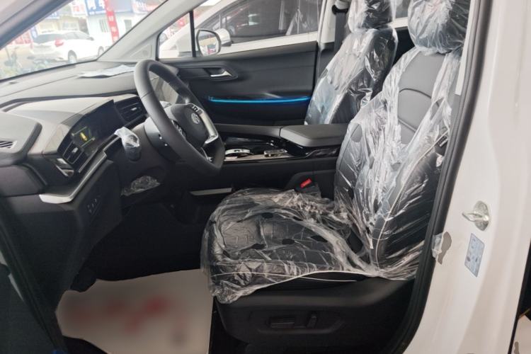 Used Hyundai Custo 2024 270TGDi LUX Prestige Edition Left Front Seat