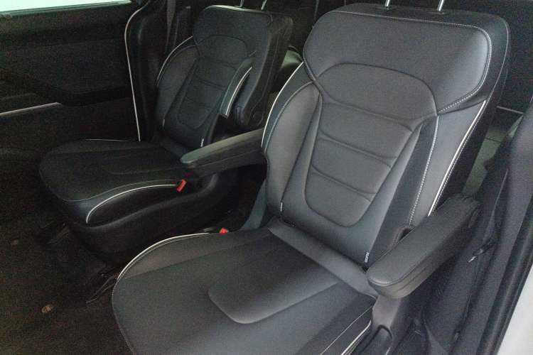 Used Hyundai Custo 2024 270TGDi LUX Prestige Edition Left Rear Seat