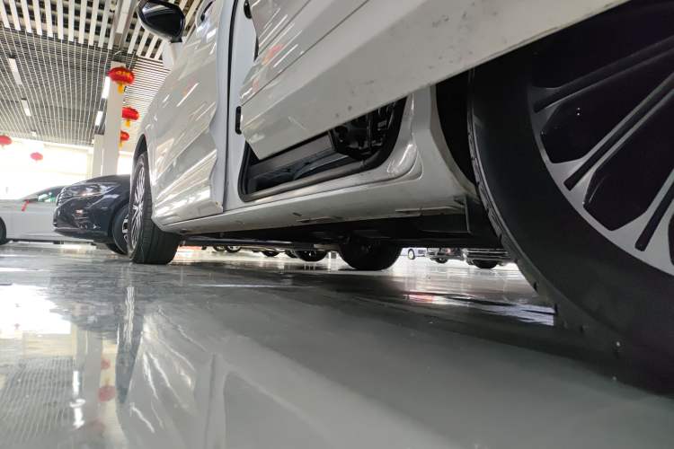 Used Hyundai Custo 2024 270TGDi LUX Prestige Edition Left Side Sill