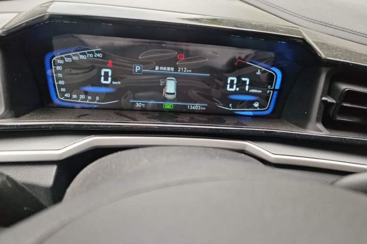 Used Hyundai Custo 2024 270TGDi LUX Prestige Edition Odometer Close Up