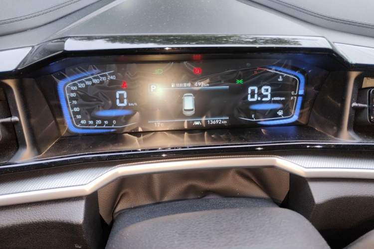 Used Hyundai Custo 2024 270TGDi LUX Prestige Edition Odometer Close Up