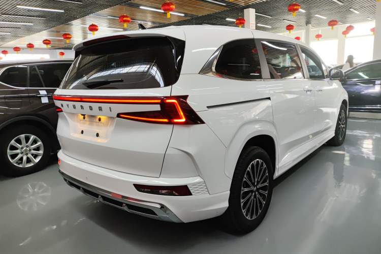 Used Hyundai Custo 2024 270TGDi LUX Prestige Edition Rear Right 45 Deg