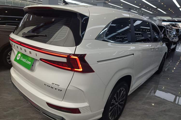 Used Hyundai Custo 2024 270TGDi LUX Prestige Edition Rear Right 45 Deg