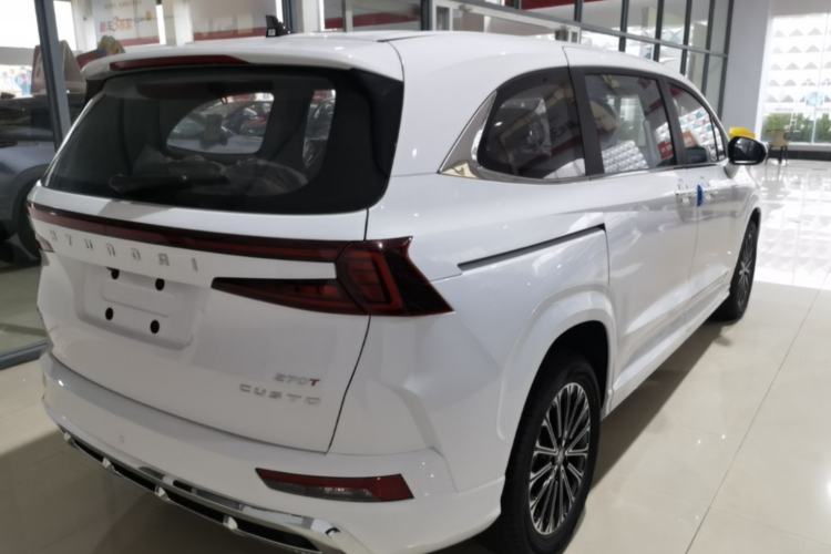 Used Hyundai Custo 2024 270TGDi LUX Prestige Edition Rear Right 45 Deg