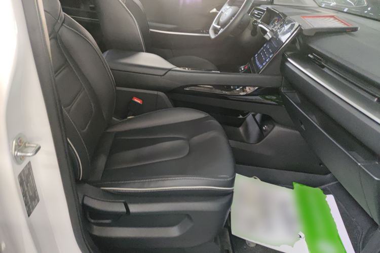 Used Hyundai Custo 2024 270TGDi LUX Prestige Edition Right Front Seat