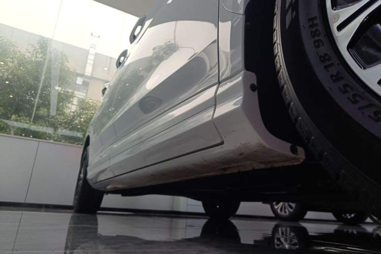 Used Hyundai Custo 2024 270TGDi LUX Prestige Edition Right Side Sill