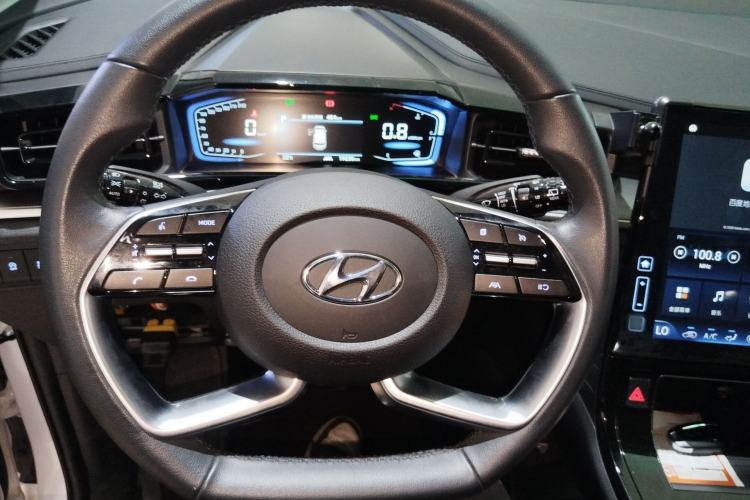 Used Hyundai Custo 2024 270TGDi LUX Prestige Edition Steering Wheel