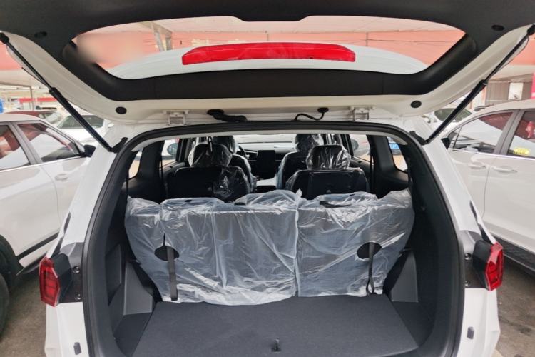 Used Hyundai Custo 2024 270TGDi LUX Prestige Edition Trunk