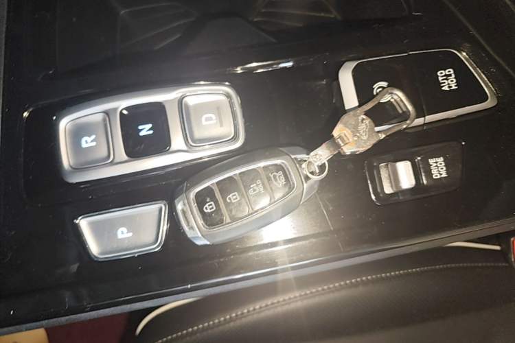 Used Hyundai Custo 2024 270TGDi LUX Prestige Edition Vehicle Key