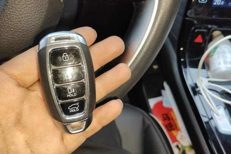 Used Hyundai Custo 2024 270TGDi LUX Prestige Edition Vehicle Key