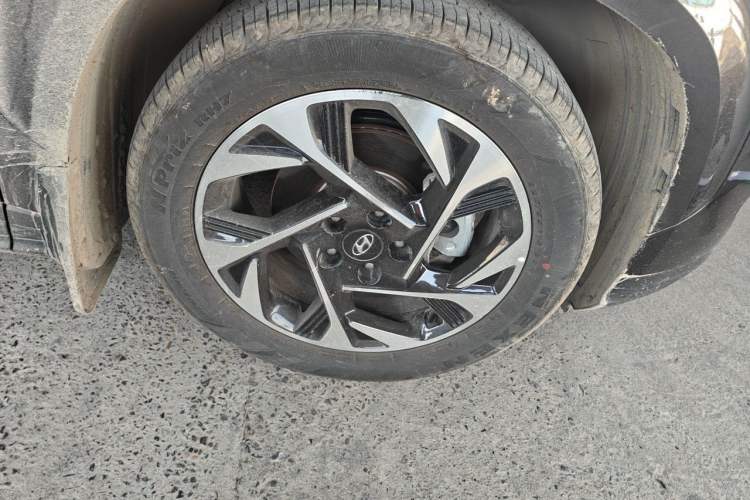 Used Hyundai Custo 2024 270TGDi LUX Prestige Edition Right Front Wheel Hub