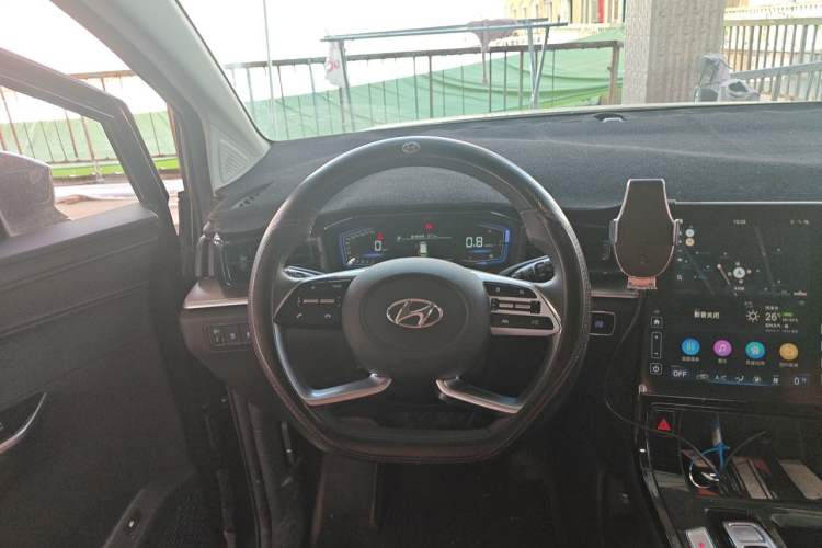 Used Hyundai Custo 2024 270TGDi LUX Prestige Edition Steering Wheel