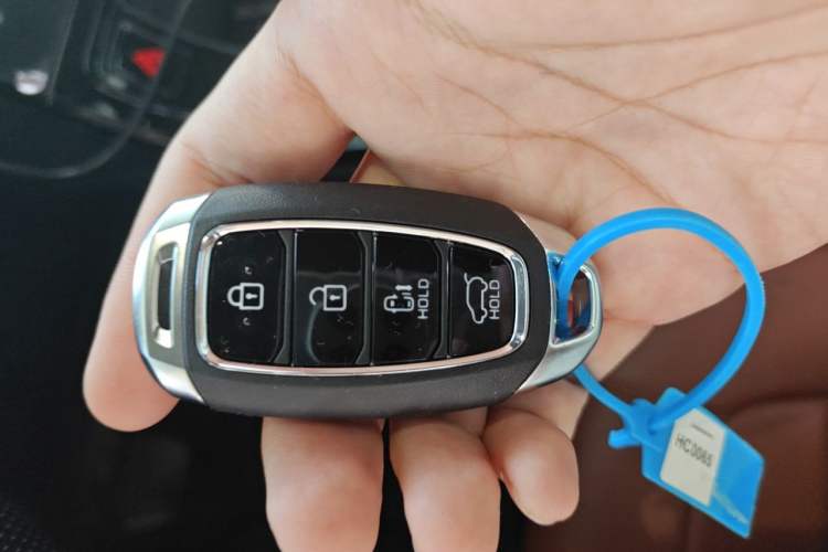 Used Hyundai Custo 2024 270TGDi LUX Prestige Edition Vehicle Key
