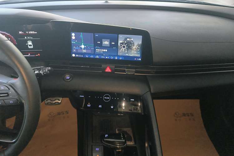 Used Hyundai Elantra 2022 240TGDi DCT LUX Prestige Edition Audio And AC Panel