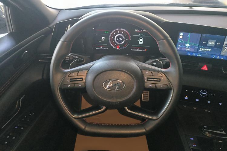 Used Hyundai Elantra 2022 240TGDi DCT LUX Prestige Edition Steering Wheel
