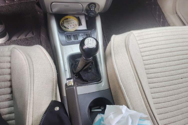 Used Hyundai Elantra 2005 1.6L Manual Luxury Model Gear Lever