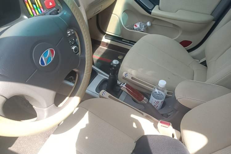Used Hyundai Elantra 2005 1.6L Manual Standard Edition Gear Lever