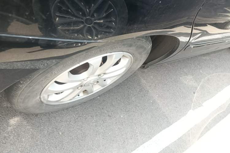 Used Hyundai Elantra 2005 1.6L Manual Standard Edition Right Front Wheel Hub