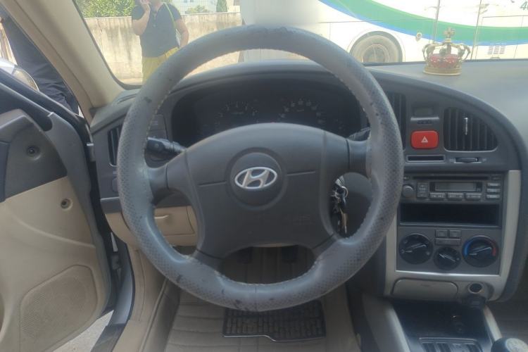 Used Hyundai Elantra 2005 1.6L Manual Luxury Model Steering Wheel