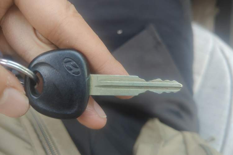 Used Hyundai Elantra 2005 1.6L Manual Luxury Model Vehicle Key