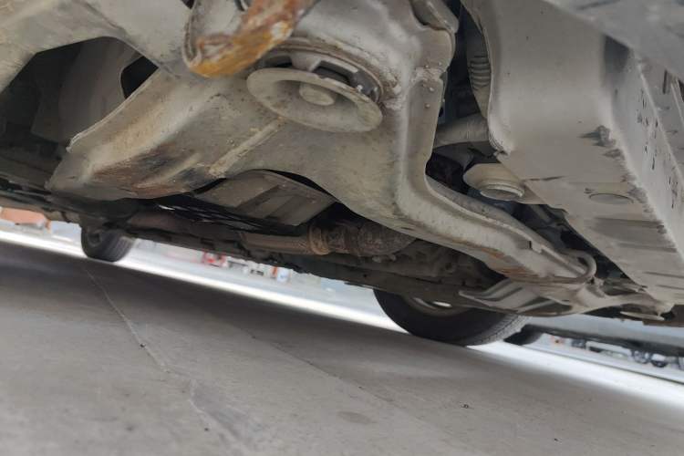 Used Hyundai Elantra 2005 1.6L Automatic Luxury Edition Chassis Front Right