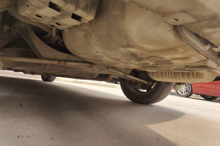 Used Hyundai Elantra 2005 1.6L Automatic Luxury Edition Chassis Rear Left