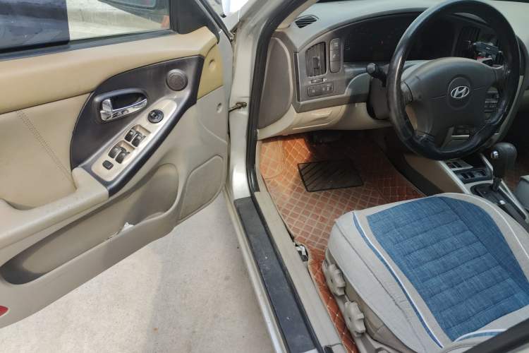 Used Hyundai Elantra 2005 1.6L Automatic Luxury Edition Driver Seat