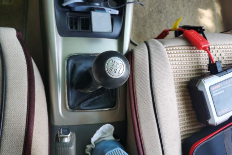 Used Hyundai Elantra 2005 1.6L Manual Luxury Model Gear Lever