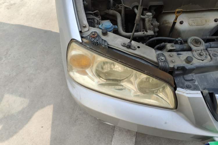 Used Hyundai Elantra 2005 1.6L Automatic Luxury Edition Right Front Headlight
