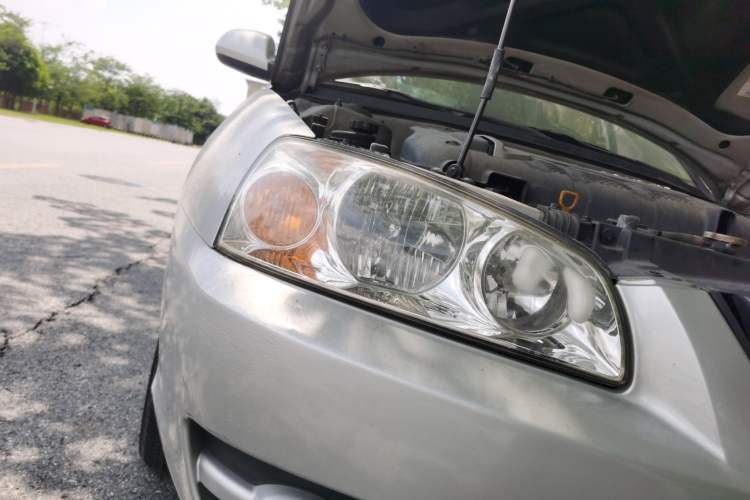 Used Hyundai Elantra 2005 1.6L Manual Luxury Model Right Front Headlight