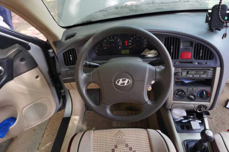 Used Hyundai Elantra 2005 1.6L Manual Luxury Model Steering Wheel