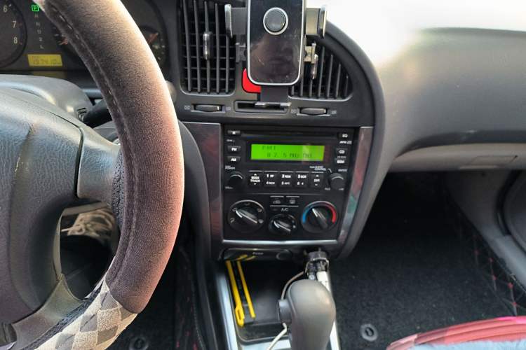 Used Hyundai Elantra 2007 1.6L Automatic Comfort Edition Audio And AC Panel